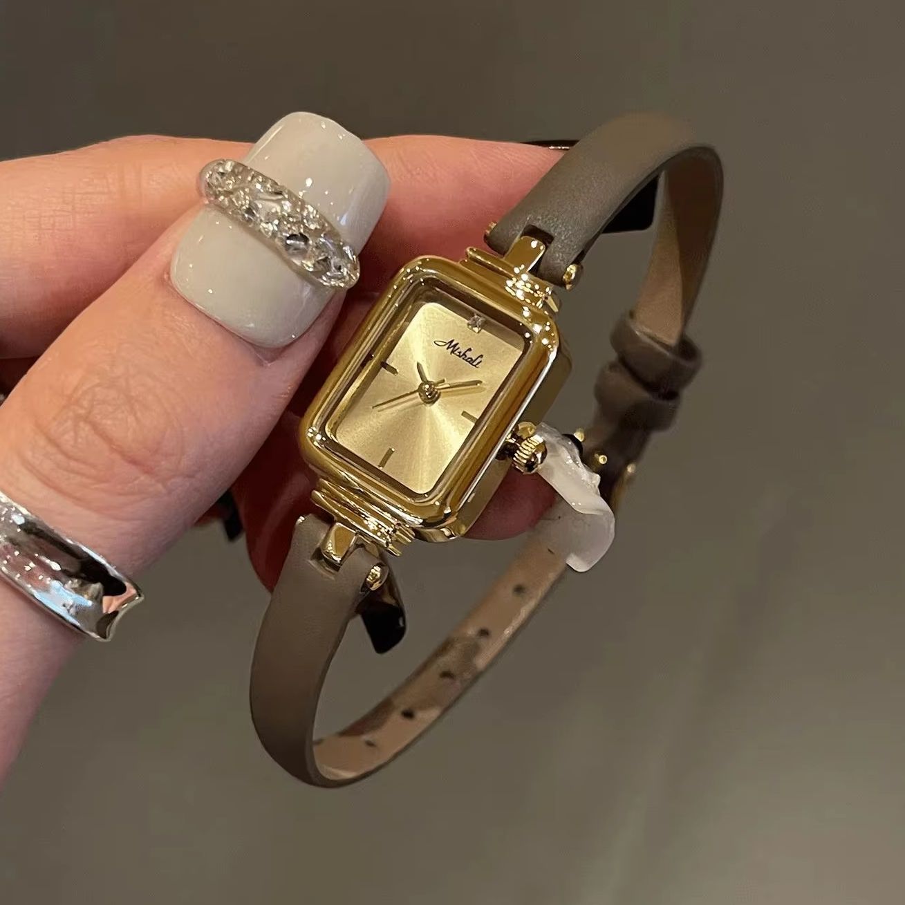 Luxury Vintage Women Watch Gen - Luxury Watch With Leather Strap review and price
