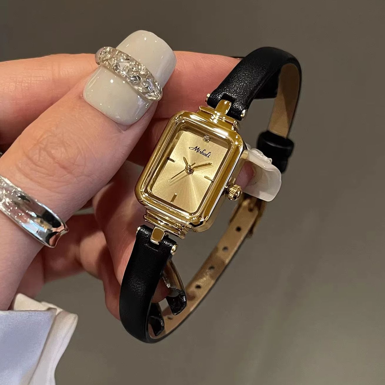 Luxury Vintage Women Watch Gen - Luxury Watch With Leather Strap review and price